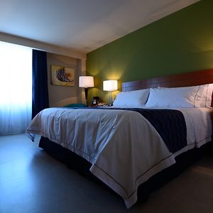Holiday Inn Express Cabo San Lucas